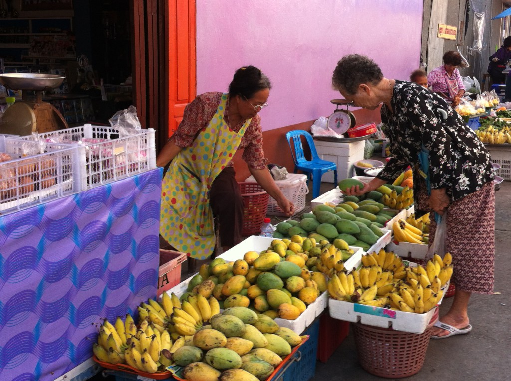 Street market at Ban Phe
