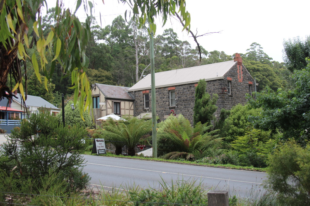 Olinda, Dandenong Ranges drive A view of Olinda, Dandenong Ranges