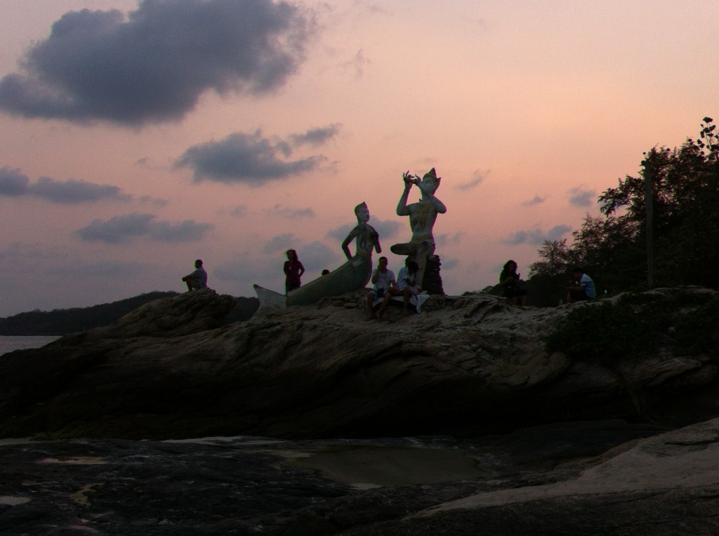 Ko Samet statues after sunset
