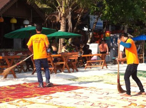 Preparing for dinner, Hat Sai Kaeo, Ko Samet