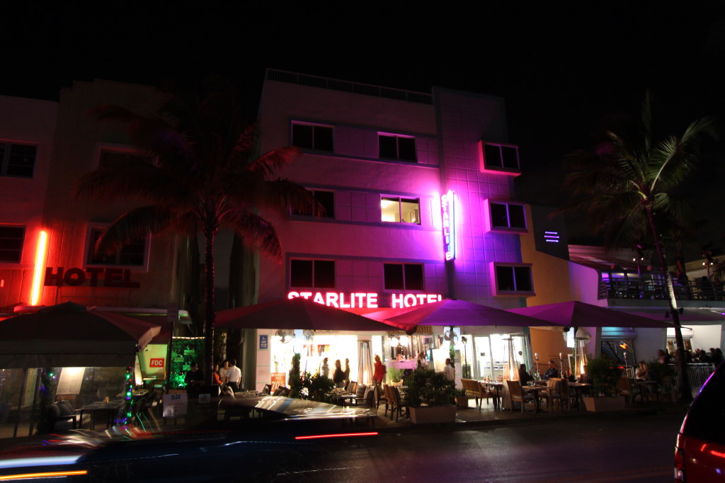 Ocean Drive night life on Miami's South Beach Ocean Drive night life on Miami's South Beach