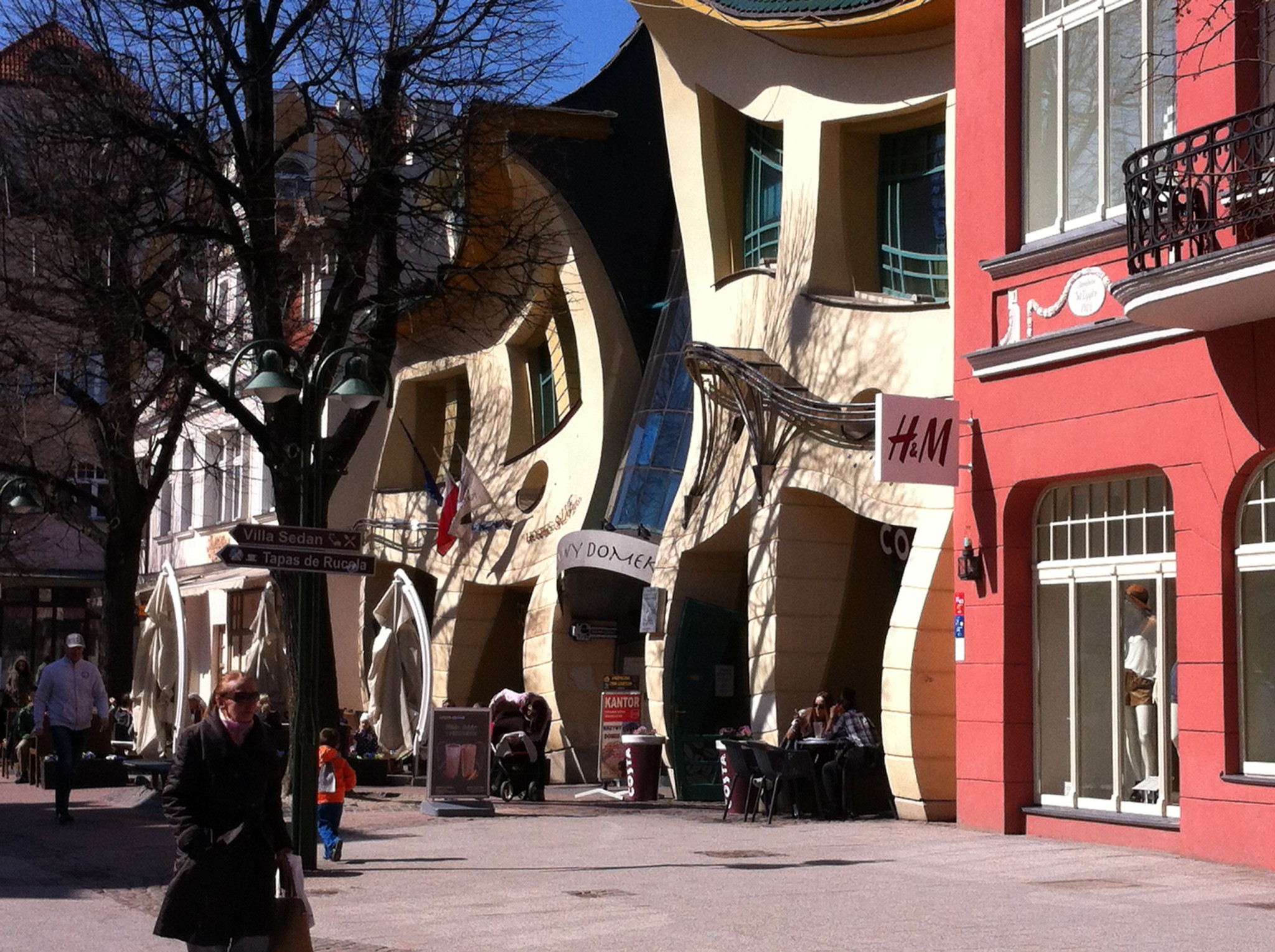 The Crooked House, Sopot