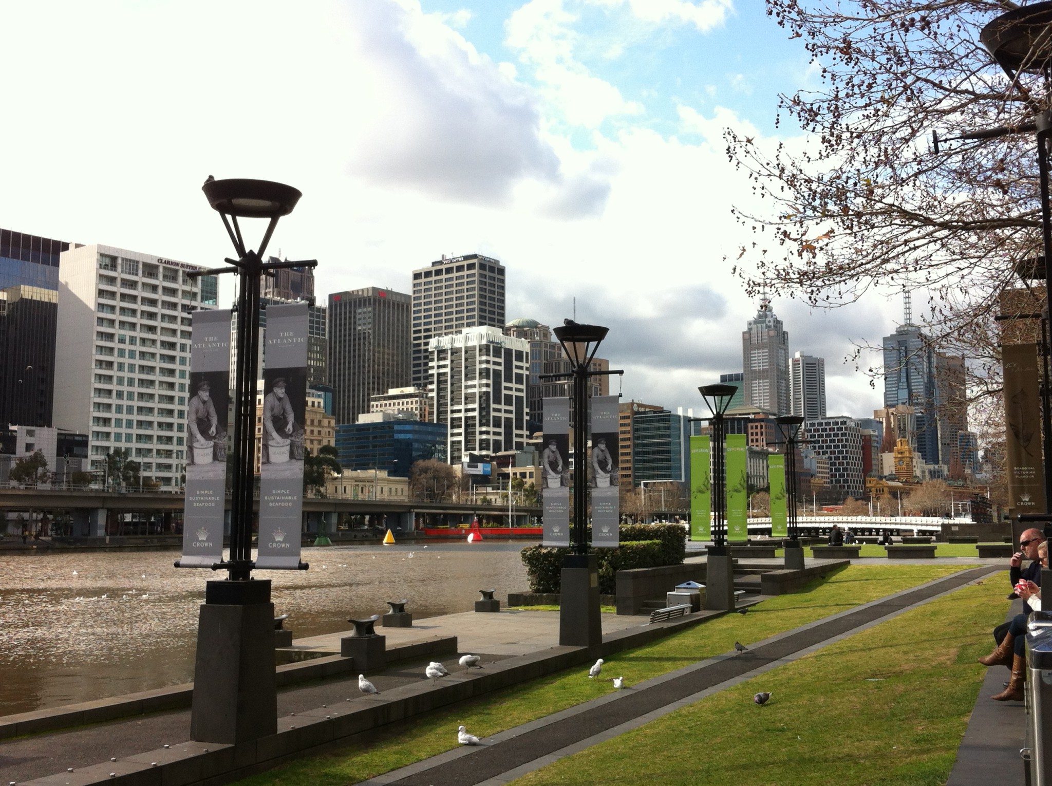 Southbank Promenade and the Yarra River