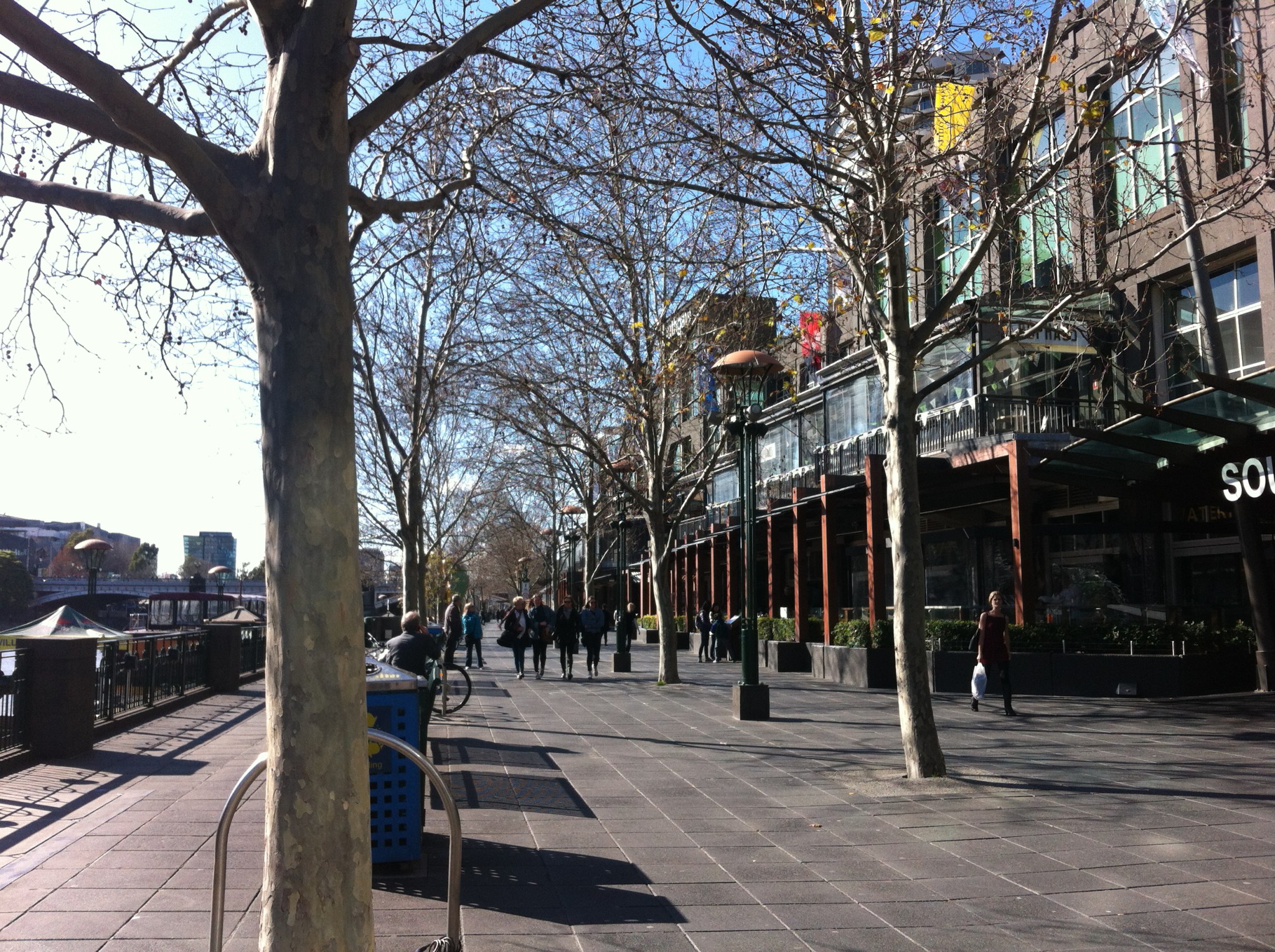 Yarra River walk: Southgate, Melbourne 