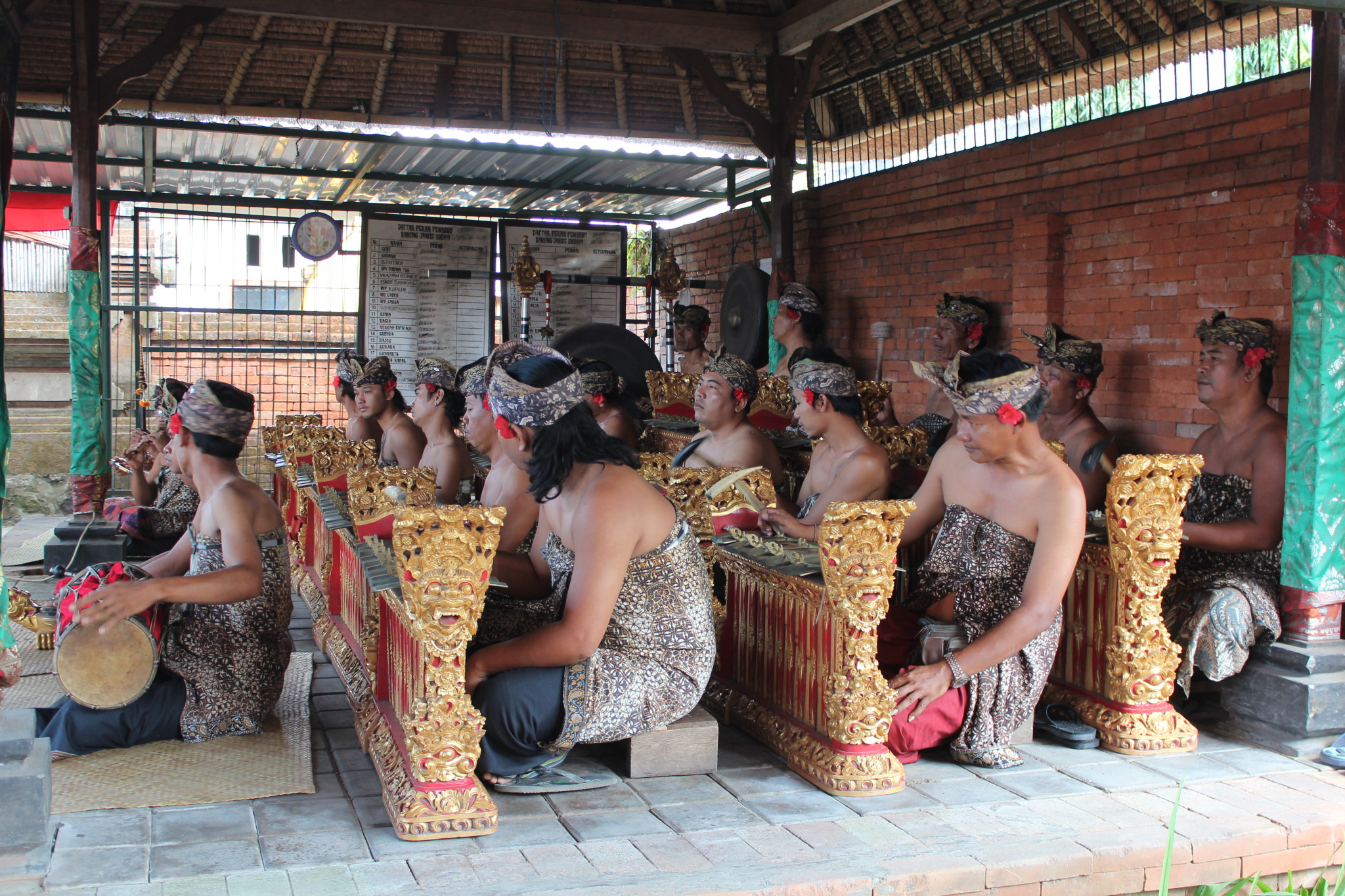 Bali barong dance players in Batubulan Bali barong dance players in Batubulan