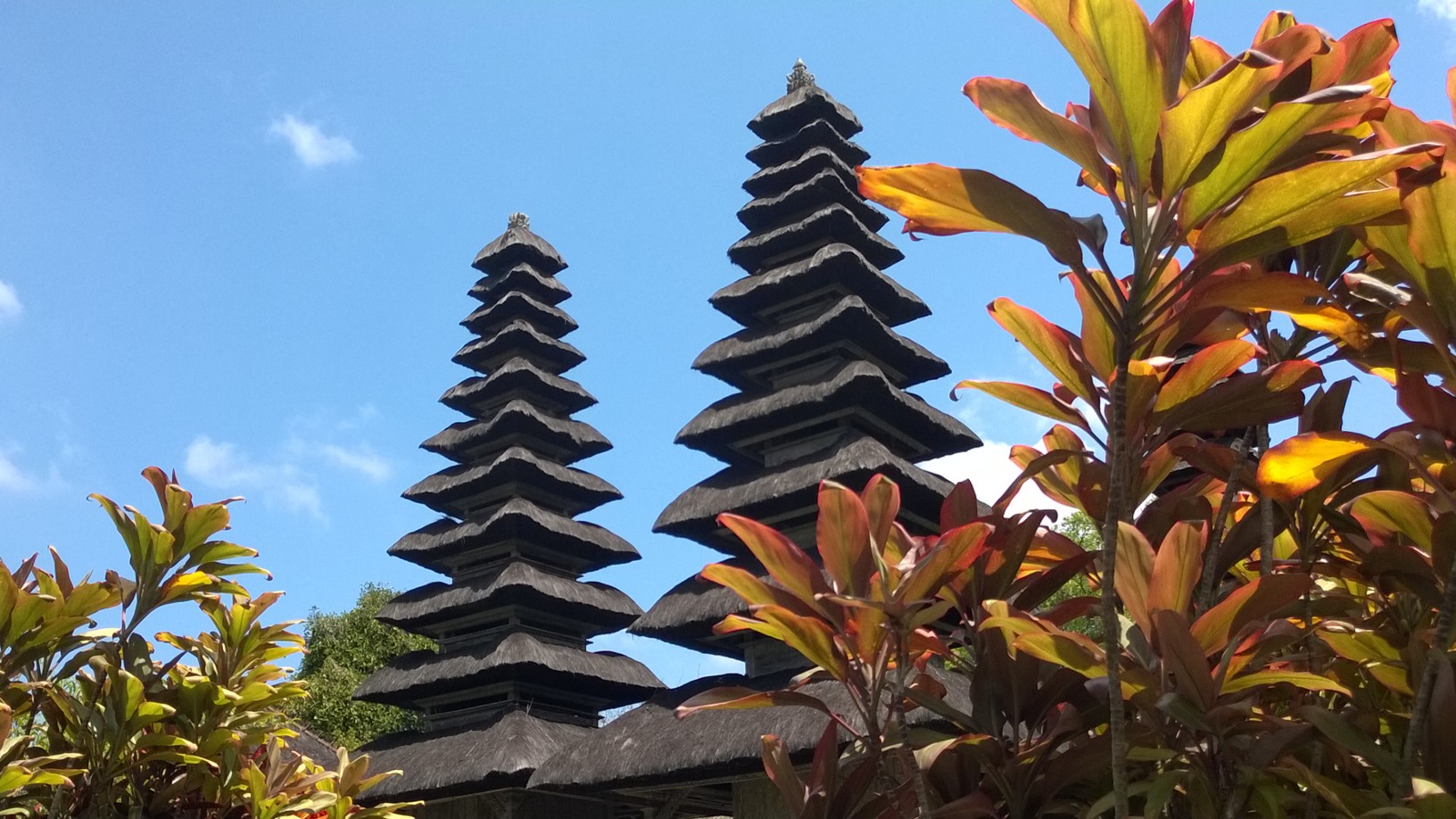 Maru towers, Pura Taman Ayun