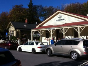 Queenstown day trips by car,Arrowtown post office