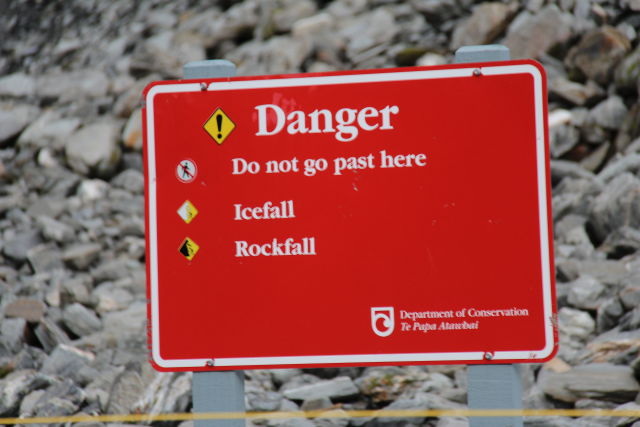 Franz Josef Glacier icefall warning