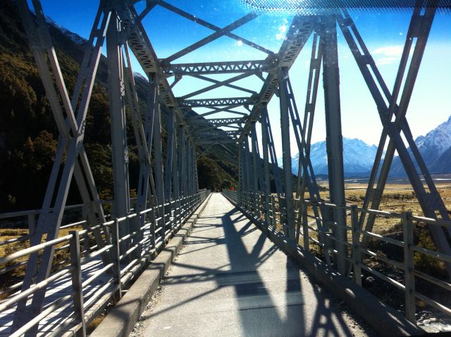 A narrow Tasman Valley bridge