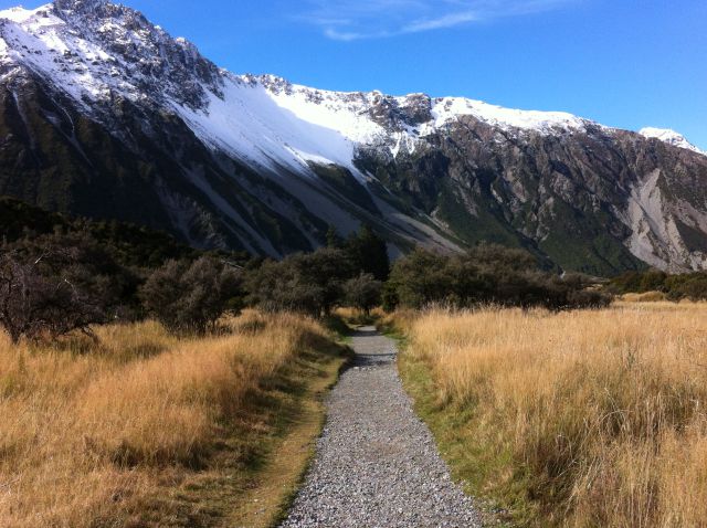 Short walks in Mount Cook national park: Mueller Glacial Lake