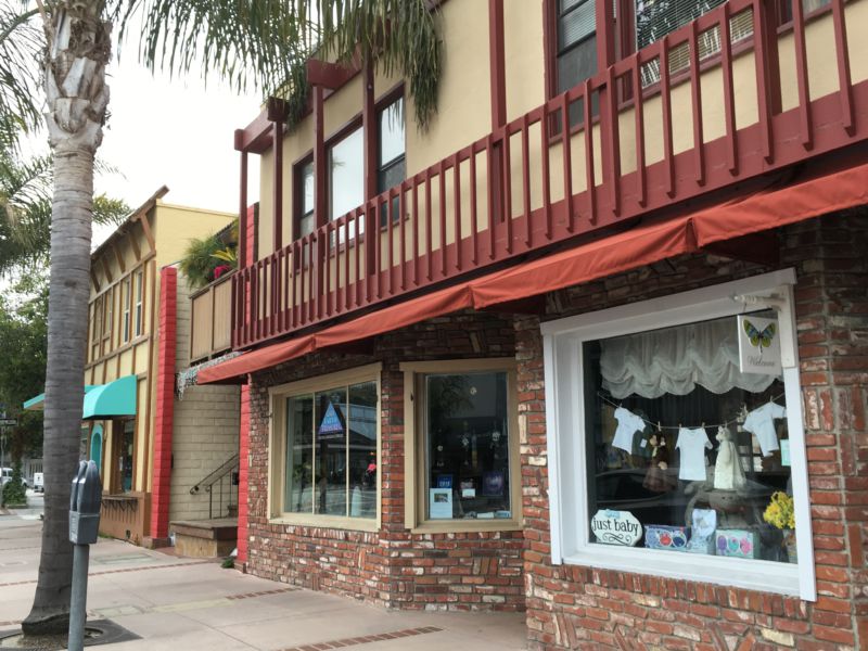 Capitola shopping street