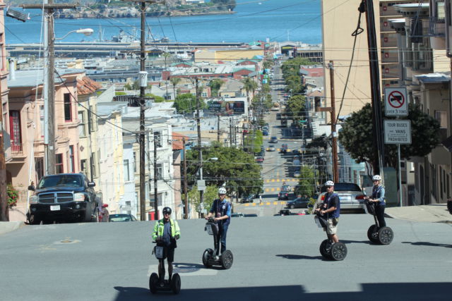 A San Francisco city tour on Russian Hill A San Fransisco city tour on Russian Hill