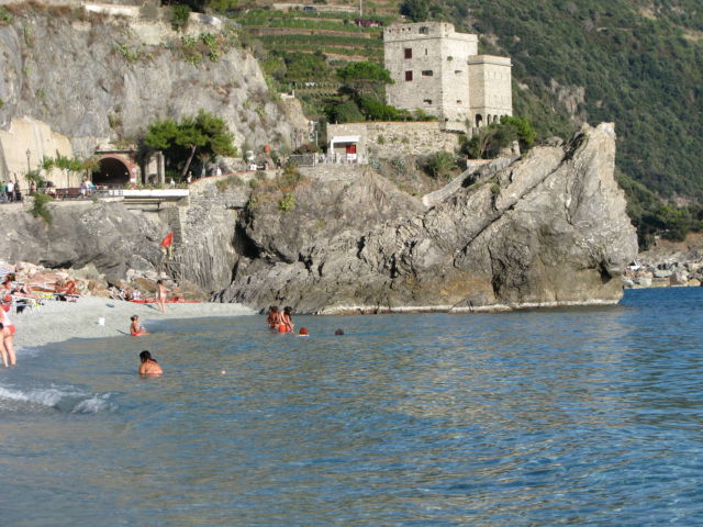 Hiking Cinque Terre Trails, Monterosso Beach Hiking Cinque Terre Trails, Monterosso Beach