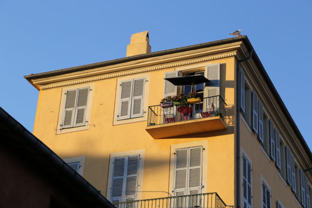A sunny apartment balcony in the Old Town of Nice