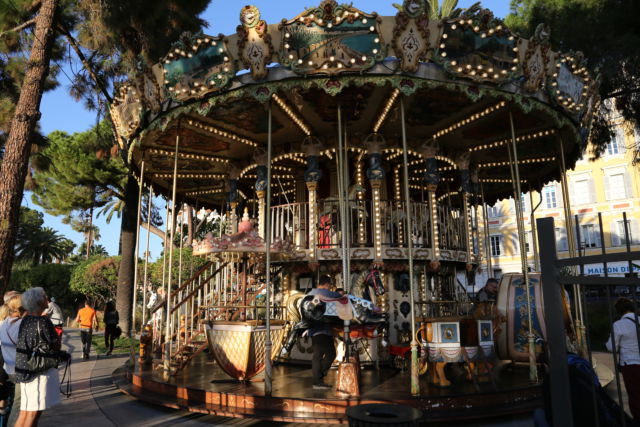 Nice in one day, Promenade des Anglais carousel