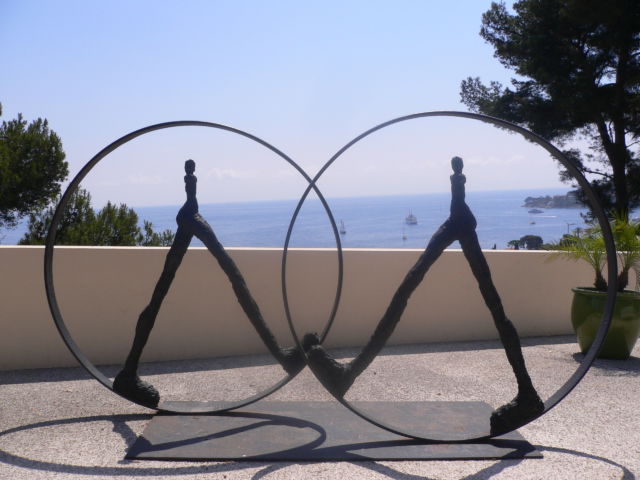 Walking around Cap-Ferrat Villa Rothschild art
