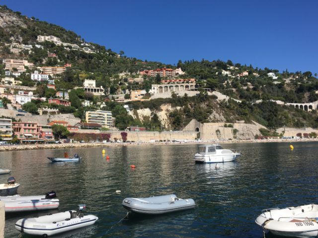 Walking around Cap-Ferrat, Villefrance beach