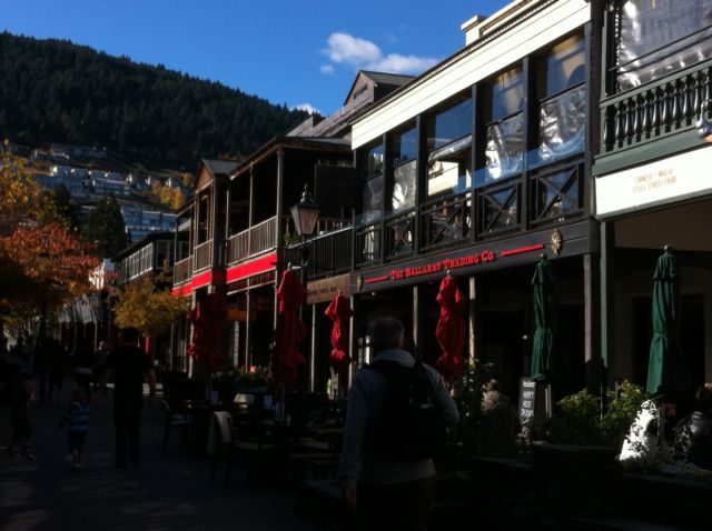 Queenstown shopping street