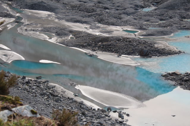 The turquoise Mueller Lake Aoraki Mount Cook