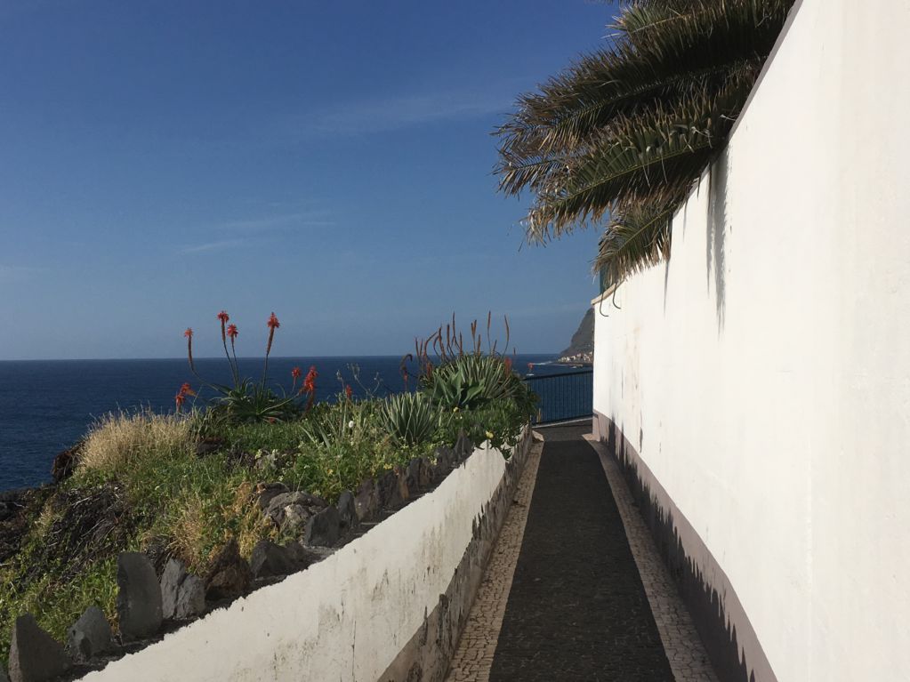 Jardim do Mar white walls