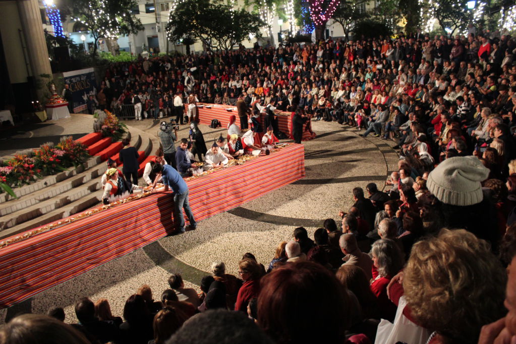 Preparing the Madeira Cantar os Reis