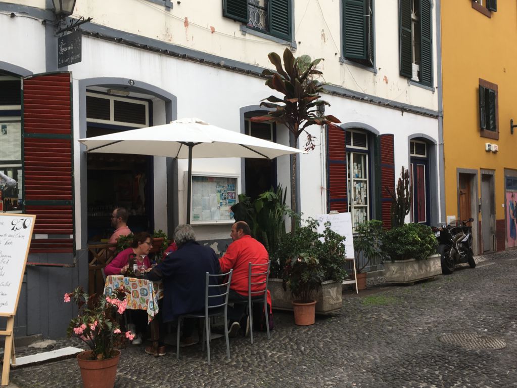 Rua de Santa Maria restaurant street