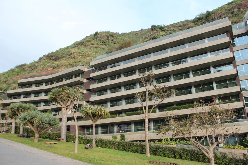 Savoy Saccharum, Calheta
