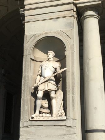 Uffici statue