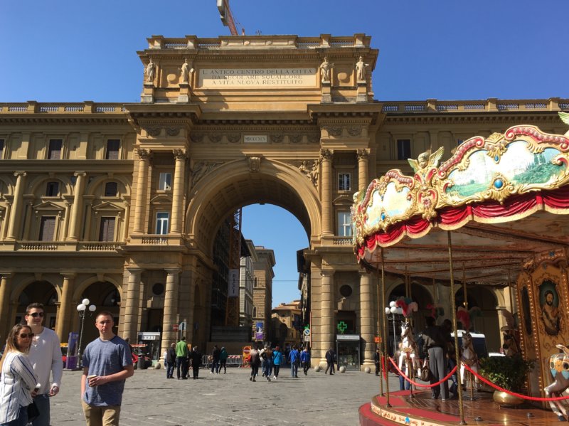 Florence in one day: Piazza della Repubblica: Florence in one day: Piazza della Repubblica