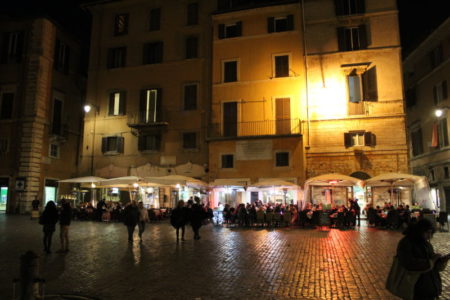 Rome's Centro Storico, Piazza della Rotonda Rome's Centro Storico, Piazza della Rotonda