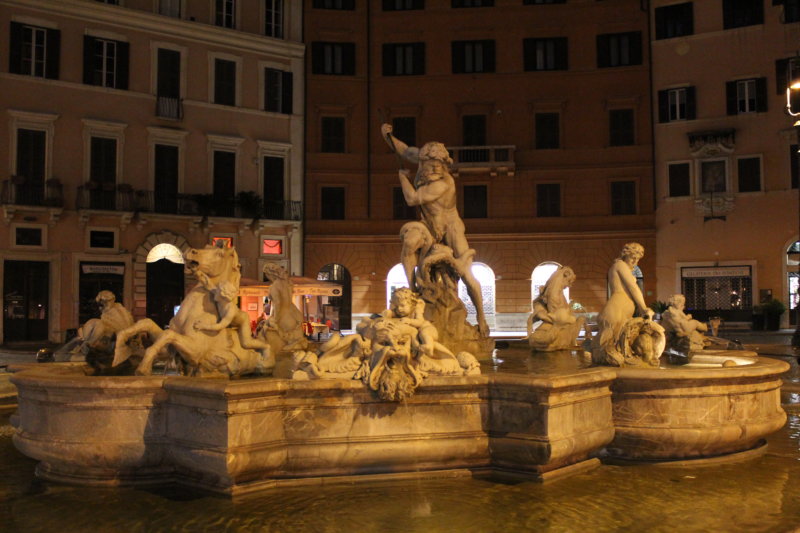 Rome Centro Storico, Fontana di Nettuno Rome Centro Storico: Fontana di Nettuno