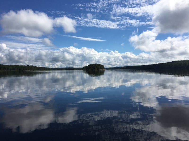 The reflecting Lake Näsijärvi , Finland