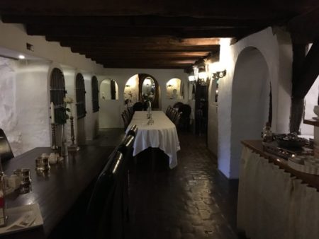 Vraa Slotshotel breakfast room