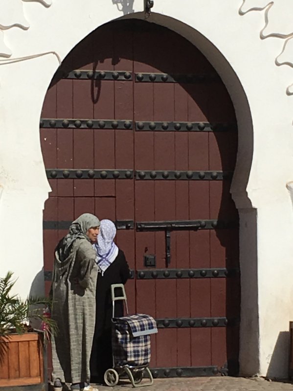 Koutobia Mosque entrance Women at Koutobia Mosque entrance