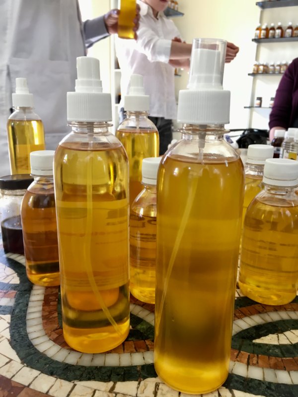 Moroccan argan oil for cosmetics and food