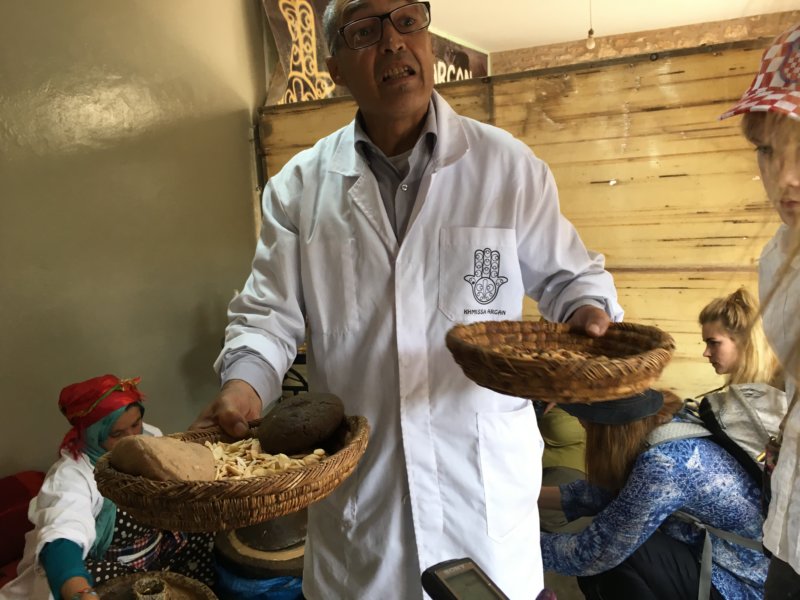 Presenting argan oil production 