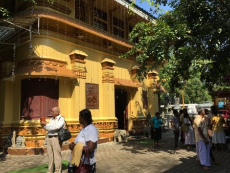 Gangaramaya Temple visitors, Colombo