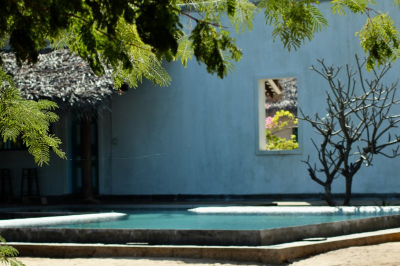 Villa Kalpitiya pool and wall