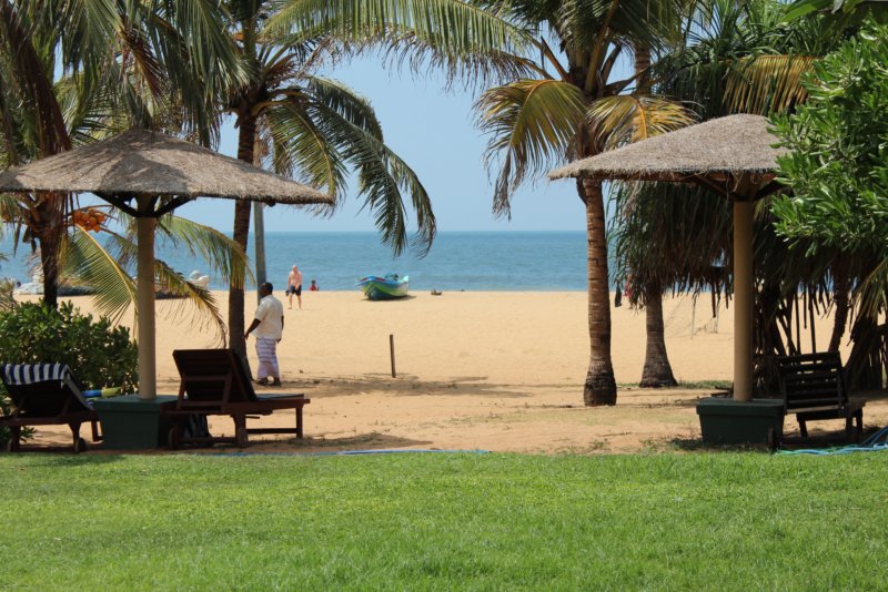 Negombo Goldi Sands Hotel beach