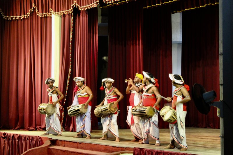 Kandyan Dance: drumming Kandyan dance drumming