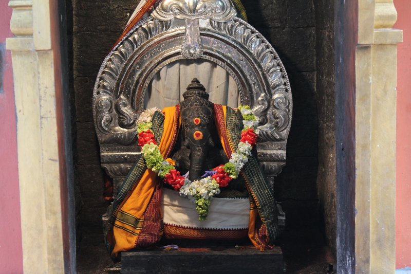 Nuwara Eliya sita temple elephant statue