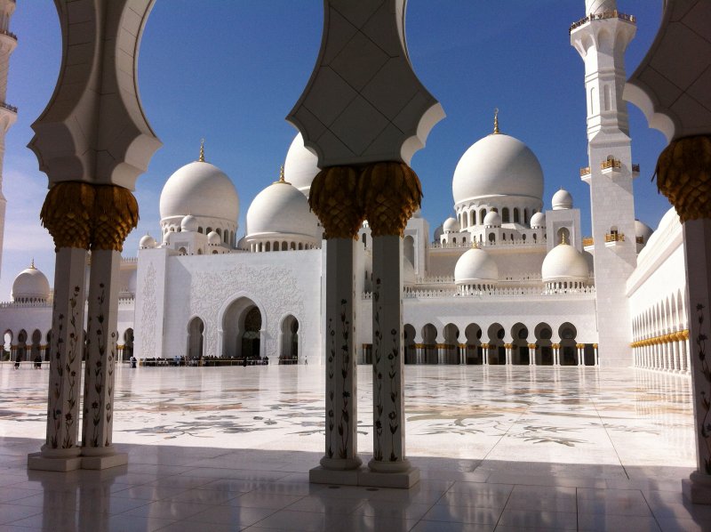 Sheikh Zayed Mosque, from Dubai to Abu Dhabi