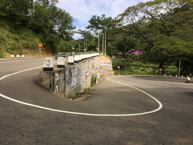 Winding road Kandy to Nuwara Eliya