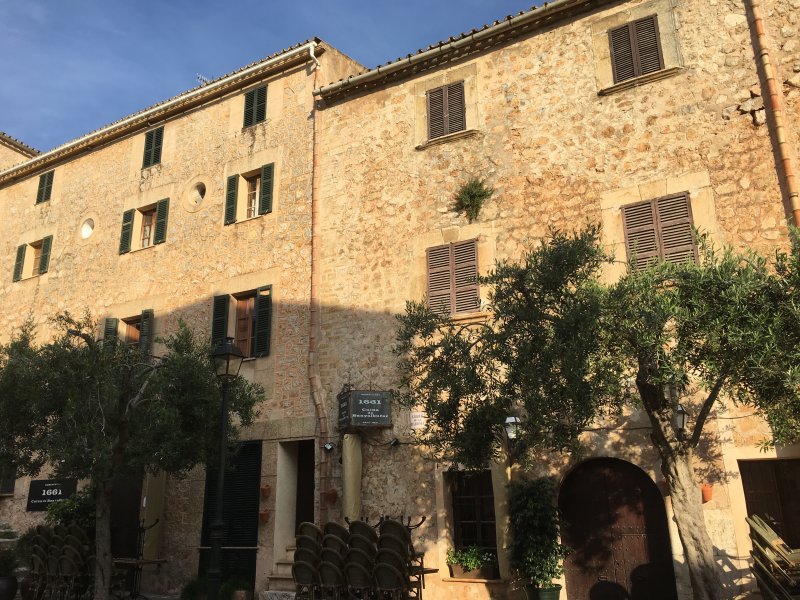Dry-stone buildings of Banyalbufar, Mallorca Dry-stone buildings of Banyalbufar, Mallorca