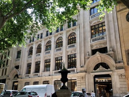 Passeig des Born shopping street