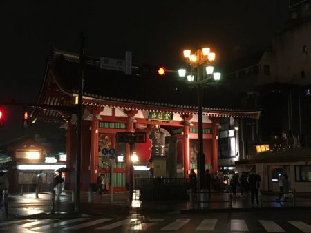 Kaminarimon Gate to Nakamise-dori