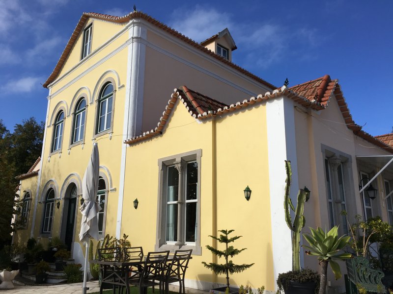 Palaces of Sintra by bus: Hotel Nova Sintra