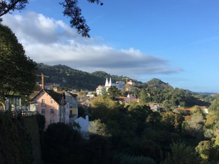 Palaces of Sintra by bus: Palacio Nacional and hills