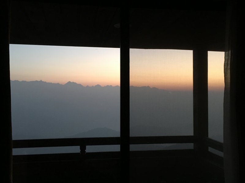 Hotel Country Villa, Nagarkot: sunrise view from my bed