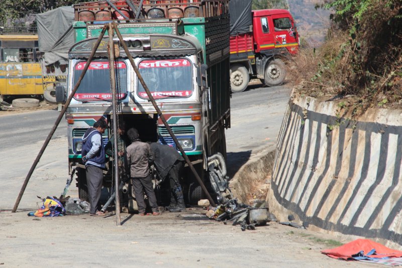 Highway traffic Pokhara to Kathmandu